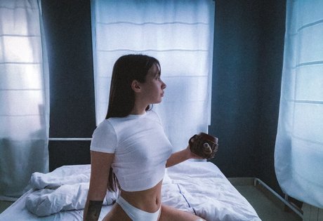 小さなおっぱいオンリーファンズ ホットxxx 写真