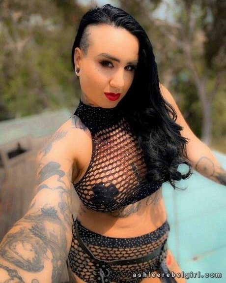 Ashleemma ポルノモデル 写真