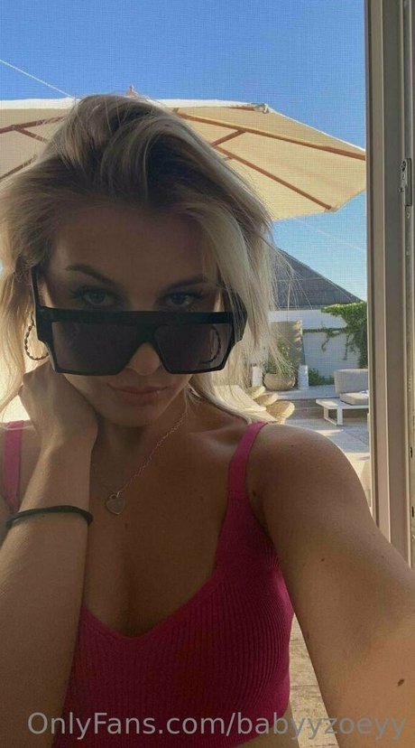 babyyzoeyy ポルノスター 素敵 画像