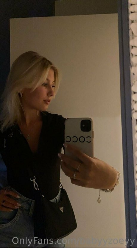 アナルオーガズム オンリーファンズ ポルノグラフィック 画像