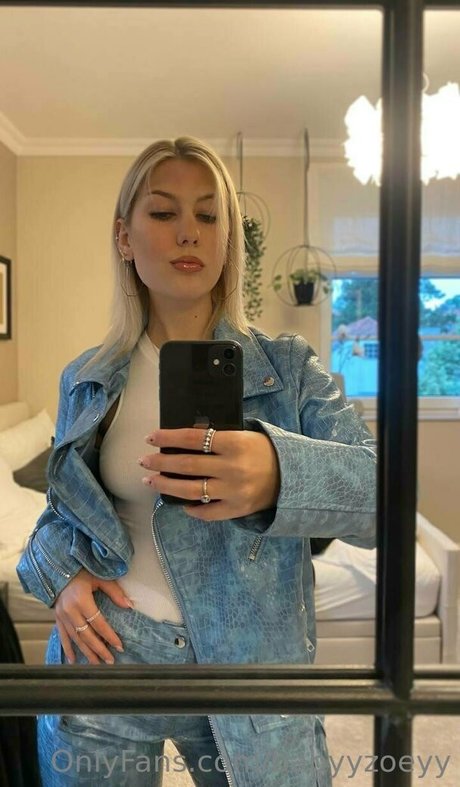 babyyzoeyy 最高のポルノスター 画像