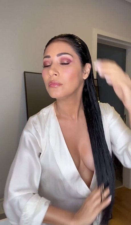 Simone E Simaria 無料女優 ギャラリー