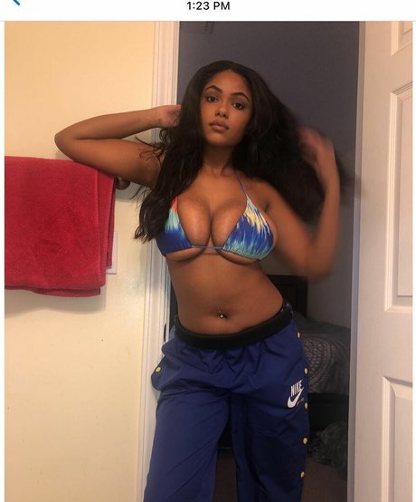 Sophia Cardinez ポルノスター トップ 写真