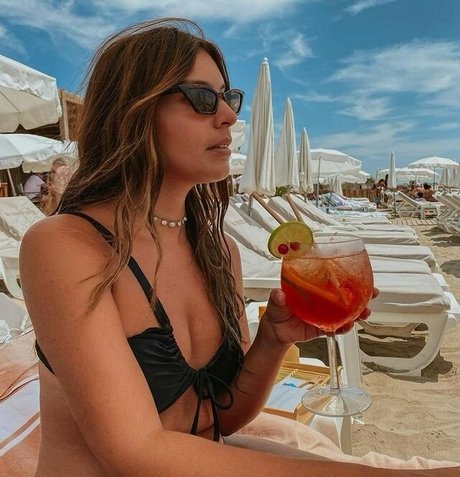 小柄な足オンリーファンズ 美しいxxx 画像