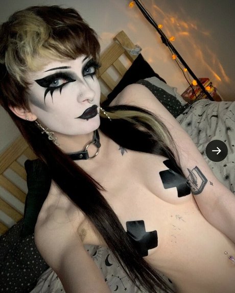 Pikupoyo ヌード女優 写真