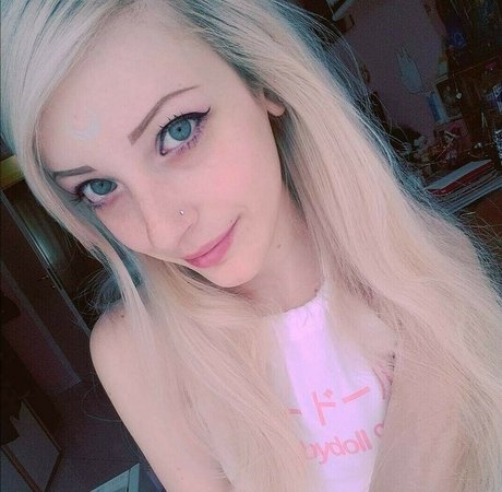 ブロンドのお尻オンリーファンズ 美しいヌード 画像