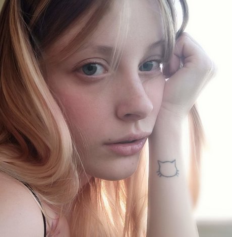 アナル乱交オンリーファンズ アダルト 写真