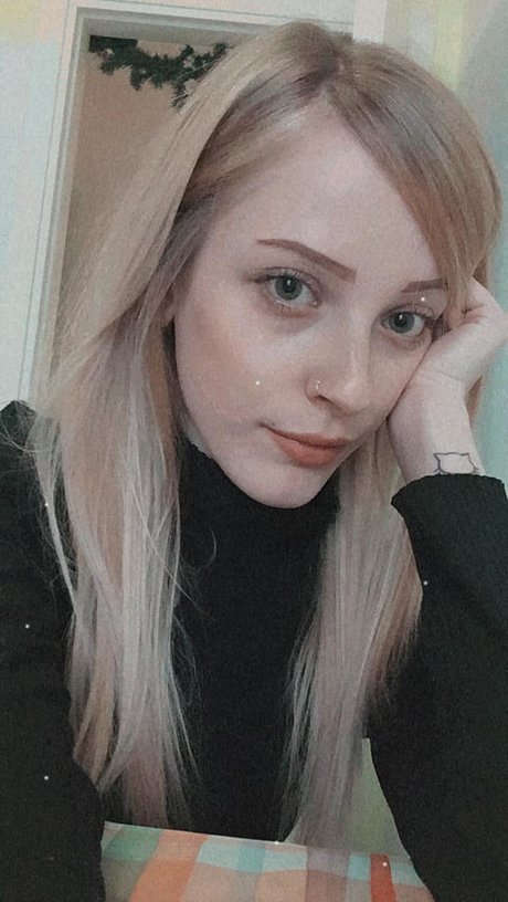 巨大ディルドオンリーファンズ 美しいxxx 画像