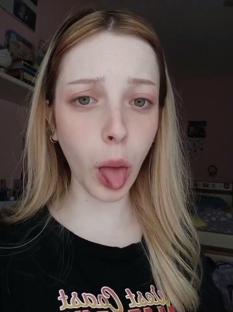 巨乳クーガーオンリーファンズ セックス 写真