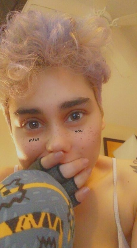 spivvens ヌード女優 写真