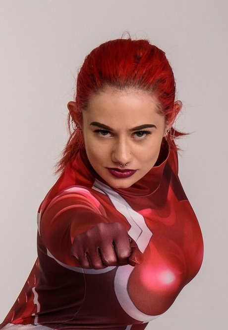 ぽっちゃりティーンオンリーファンズ アート裸 画像