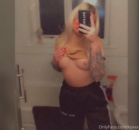 kyxxx アダルトスター ギャラリー