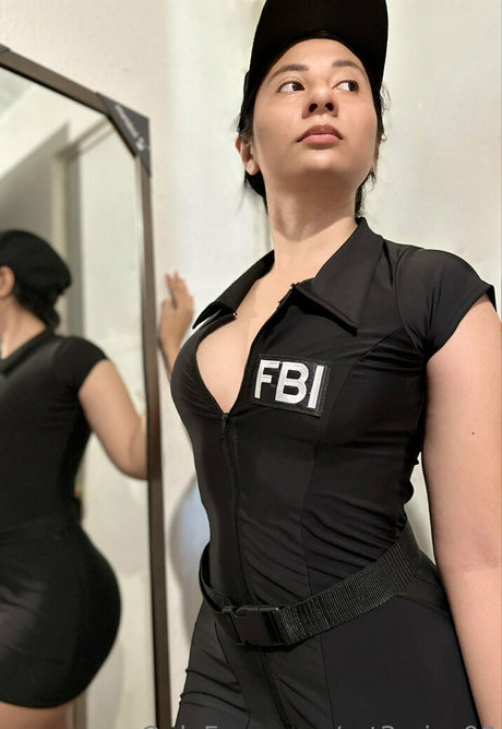 ミラーセルフィーオンリーファンズ 無料エロ ギャラリー