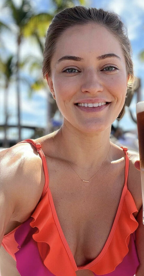 パイズリ オンリーファンズ アートポルノ 写真