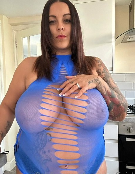 BBW 3P オンリーファンズ 美しいヌード ギャラリー