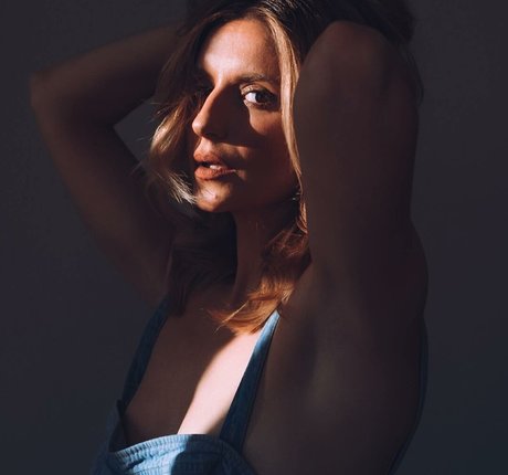 Anneliese Van Der Pol トップ女優 写真