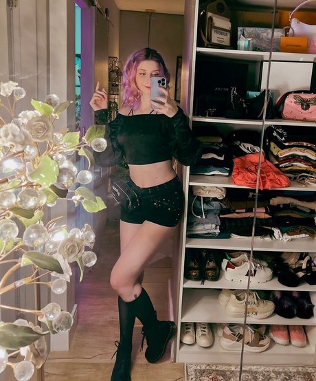 キティ・ウェット・オンリーファンズ ポルノ 画像