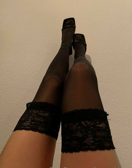 lauraaloove エロティックなモデル ギャラリー