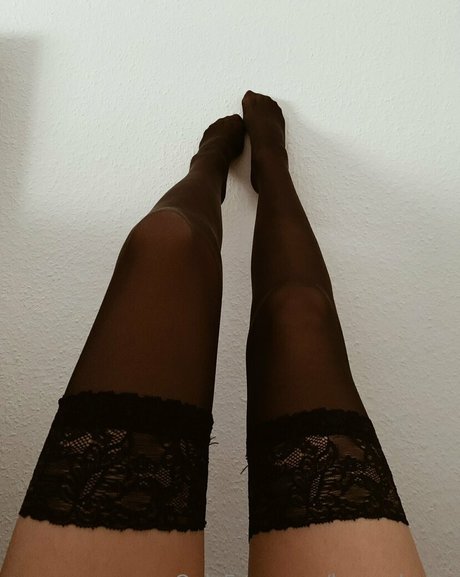 lauraaloove ポルノスター アート ギャラリー