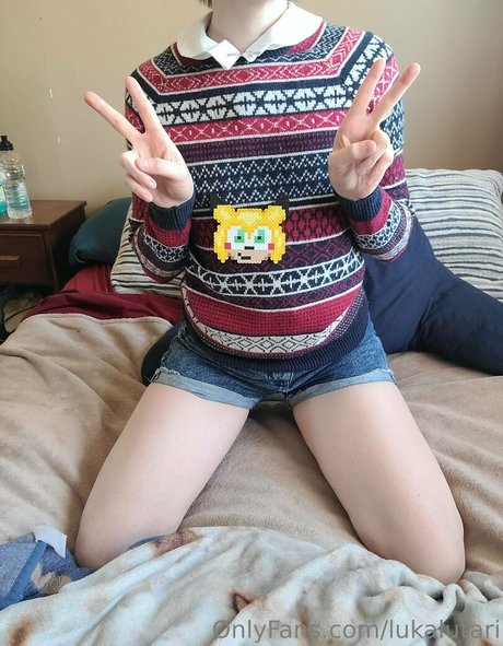 ティックトックスター オンリーファンズ 無料 写真