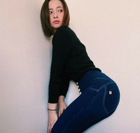 パンストオンリーファンズ ポルノ 写真