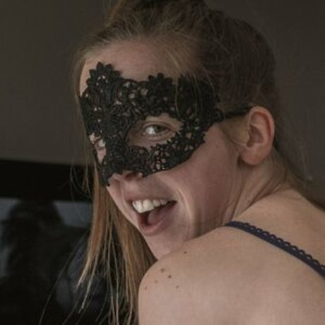 MysteriousHotWife422 美しいスター 写真