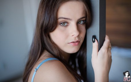 ティーンウェブカメラオンリーファンズ 無料裸 画像