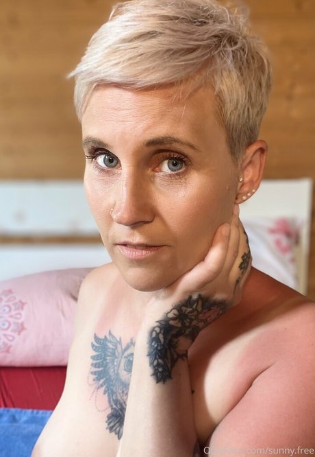 中出し 主観 オンリーファンズ ポルノ 画像