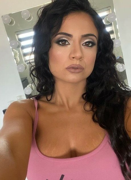 いちごミルクオンリーファンズ HD 写真