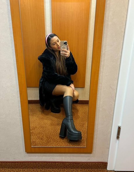 中出し 主観 オンリーファンズ ホット 写真