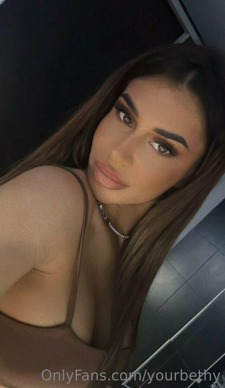 yourbethy ヌード女優 画像