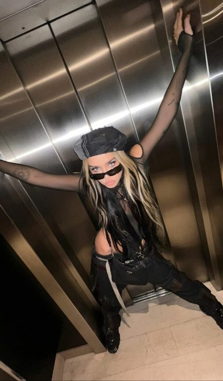 Lola Indigo セクシー女優 ギャラリー