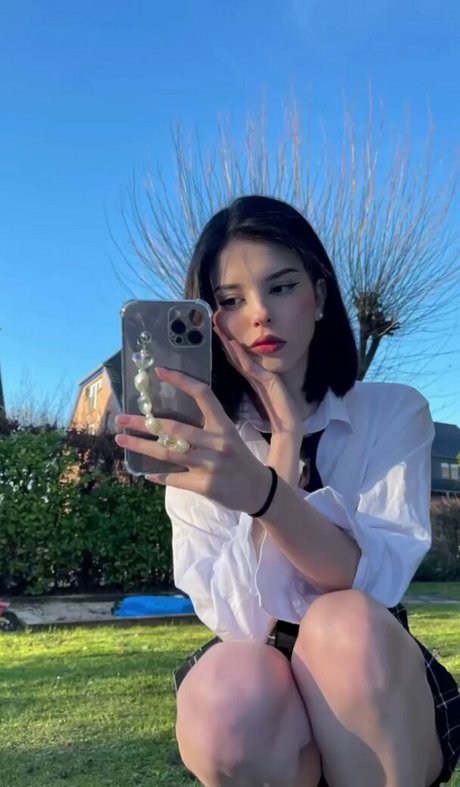 巨乳オナニーオンリーファンズ トップ 画像