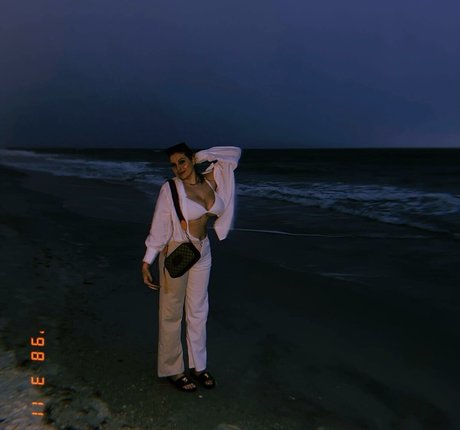 Anabel Kloe Lamarche トップモデル 画像