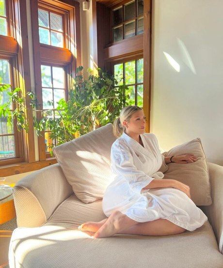 ティックトックスター オンリーファンズ アダルト無料 写真