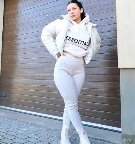 karinakliauz セクシーなスター ギャラリー