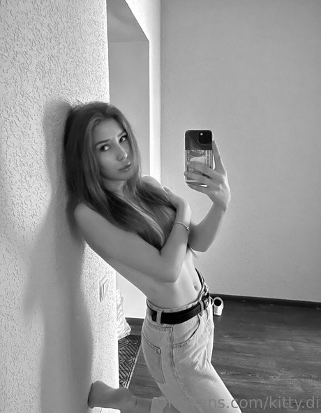 足 マンコ オンリーファンズ アートxxx 画像