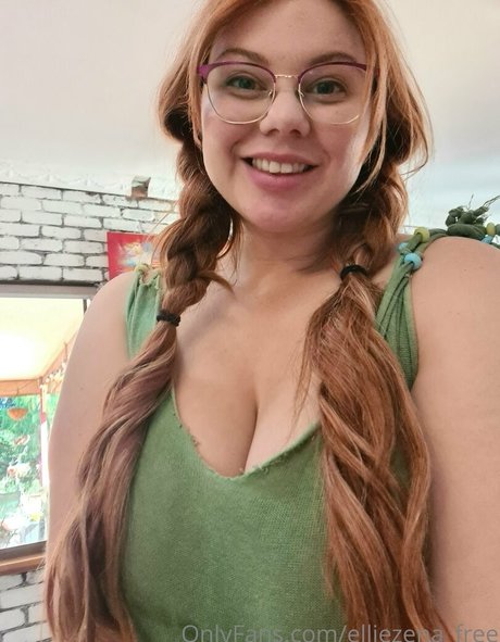 レズビアンマッサージオンリーファンズ アートヌード 写真