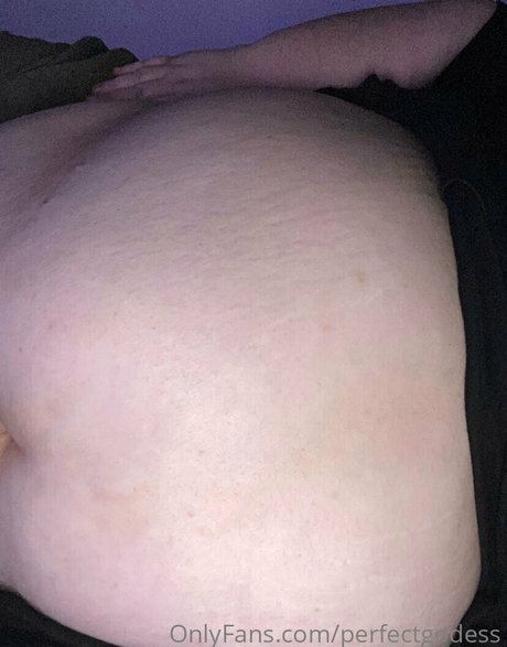 黒檀の熟女オンリーファンズ セクシーヌード 画像