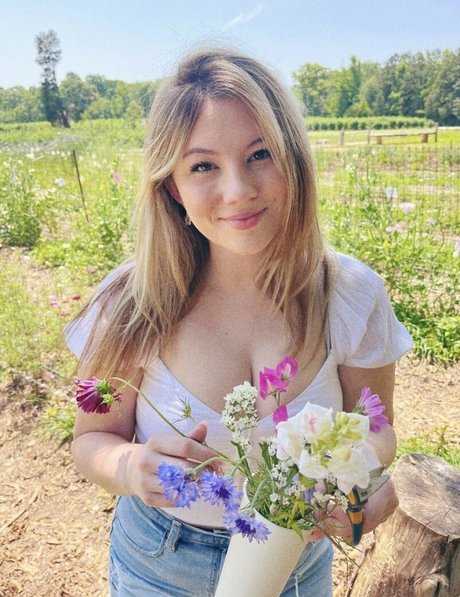 Kendi Ken ASMR エロティック女優 画像