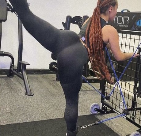 レズビアン誘惑オンリーファンズ エロチック 写真