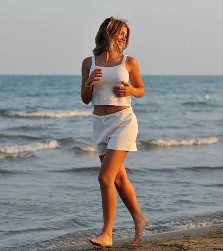 アナルファックオンリーファンズ 無料ヌード 画像