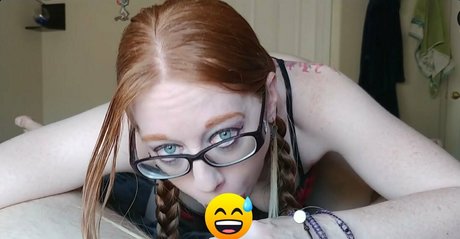 小さいチンポのシーメールオンリーファンズ セクシーヌード 画像