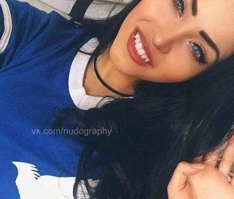 Claudia Alende 限定スター アーカイブ