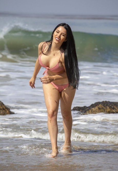 Claudia Alende ホットなスター アーカイブ