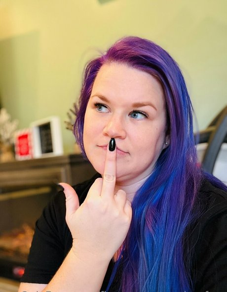 尖ったおっぱいオンリーファンズ えろた 写真