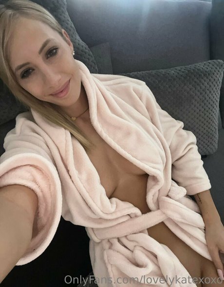 lovelykatexoxo モデル 写真