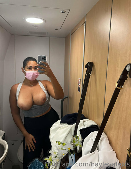 Hayley Alexis ポルノスター 独占 画像