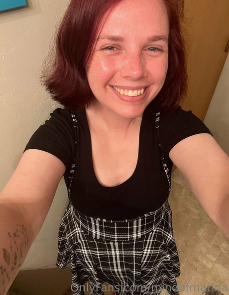 妊娠中のオンリーファンズ セクシー 写真