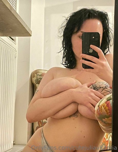 cutejuliavictoria 裸のスター 写真